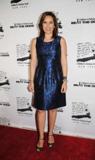 Mariska Hargitay feet photo thumbnail