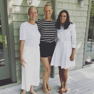 Gwyneth Paltrow feet photo thumbnail