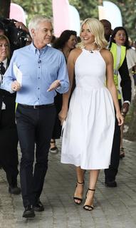 Holly Willoughby feet photo thumbnail