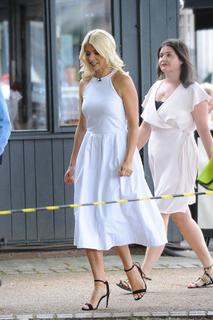 Holly Willoughby feet photo thumbnail