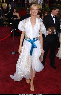 Uma Thurman feet photo thumbnail