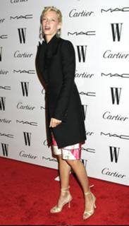 Uma Thurman feet photo thumbnail