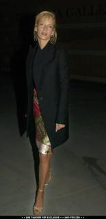 Uma Thurman feet photo thumbnail
