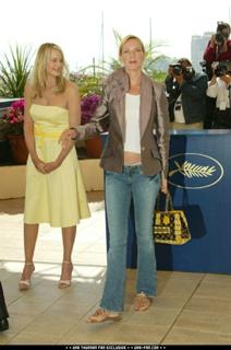 Uma Thurman feet photo thumbnail