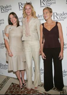 Uma Thurman feet photo thumbnail