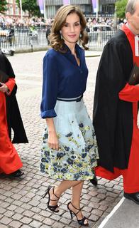 Queen Letizia of Spain feet photo thumbnail