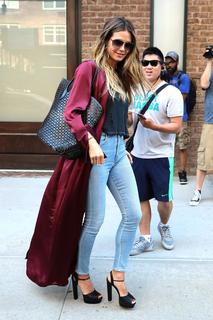 Heidi Klum feet photo thumbnail