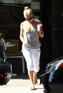 Kate Hudson feet photo thumbnail