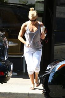 Kate Hudson feet photo thumbnail