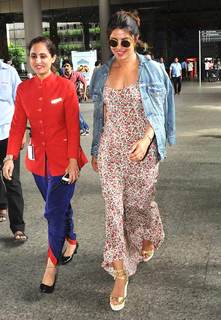 Priyanka Chopra Jonas feet photo thumbnail