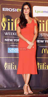 Katrina Kaif feet photo thumbnail