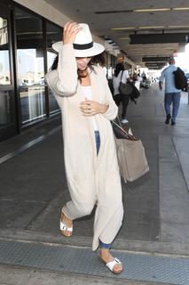 Jenna Dewan feet photo thumbnail