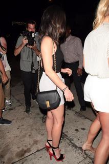 Olivia Munn feet photo thumbnail