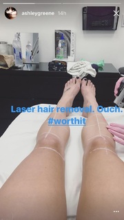 Ashley Greene feet photo thumbnail