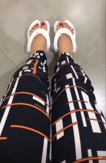 Carla Diaz feet photo thumbnail