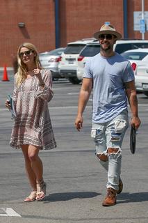 Ashley Greene feet photo thumbnail