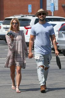Ashley Greene feet photo thumbnail