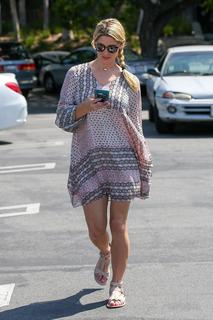 Ashley Greene feet photo thumbnail