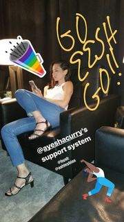 Olivia Munn feet photo thumbnail