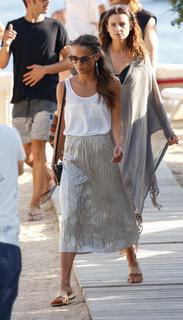 Alicia Vikander feet photo thumbnail