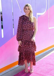 Ashley Greene feet photo thumbnail