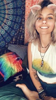 Paris Jackson feet photo thumbnail