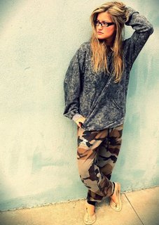 Justine Ezarik feet photo thumbnail