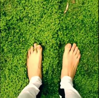 Cara Delevingne feet photo thumbnail