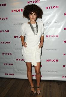 Stana Katic feet photo thumbnail