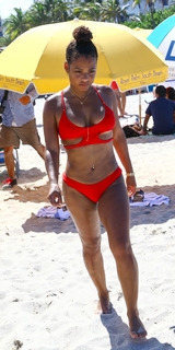 Christina Milian feet photo thumbnail