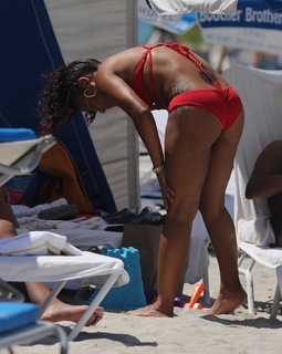 Christina Milian feet photo thumbnail