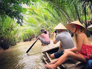 Tara Lipinski feet photo thumbnail