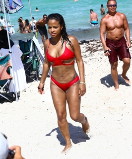Christina Milian feet photo thumbnail