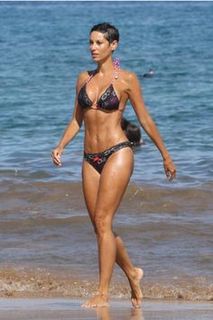 Nicole Murphy feet photo thumbnail