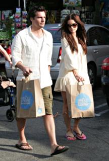 Kate Beckinsale feet photo thumbnail