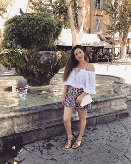 Kelly Brook feet photo thumbnail