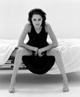Angelina Jolie feet photo thumbnail