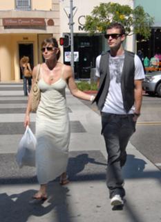 Jessica Biel feet photo thumbnail