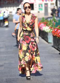 Myleene Klass feet photo thumbnail