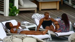 Christina Milian feet photo thumbnail