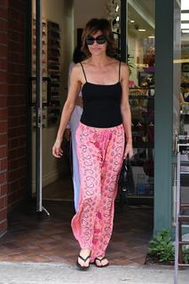 Lisa Rinna feet photo thumbnail