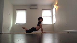 Evangeline Lilly feet photo thumbnail
