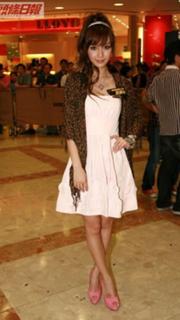 Angelababy feet photo thumbnail