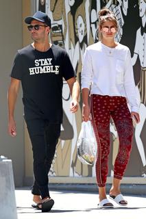 Taylor Hill feet photo thumbnail