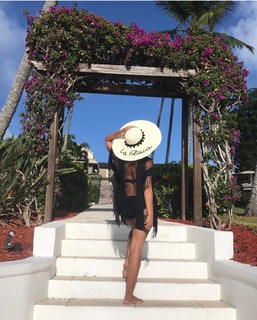 Lili Estefan feet photo thumbnail