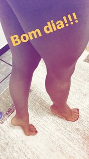 Alaine Crissiê feet photo thumbnail