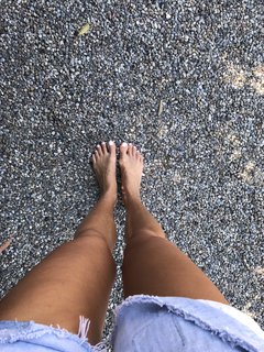 Kelly Bensimon feet photo thumbnail