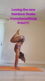 Kino MacGregor feet photo thumbnail