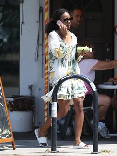 Kelly Rowland feet photo thumbnail