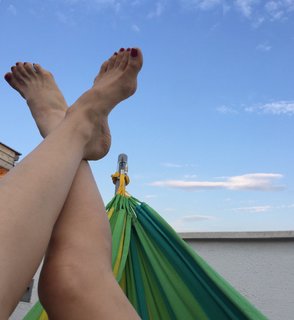 Emma Lovett feet photo thumbnail